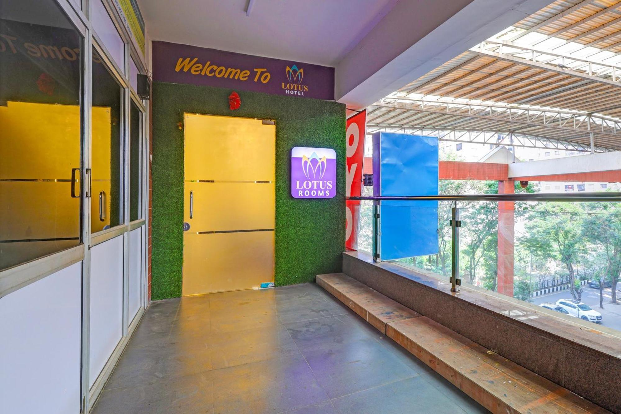 Hotel O Lotus Hotel Surat Buitenkant foto