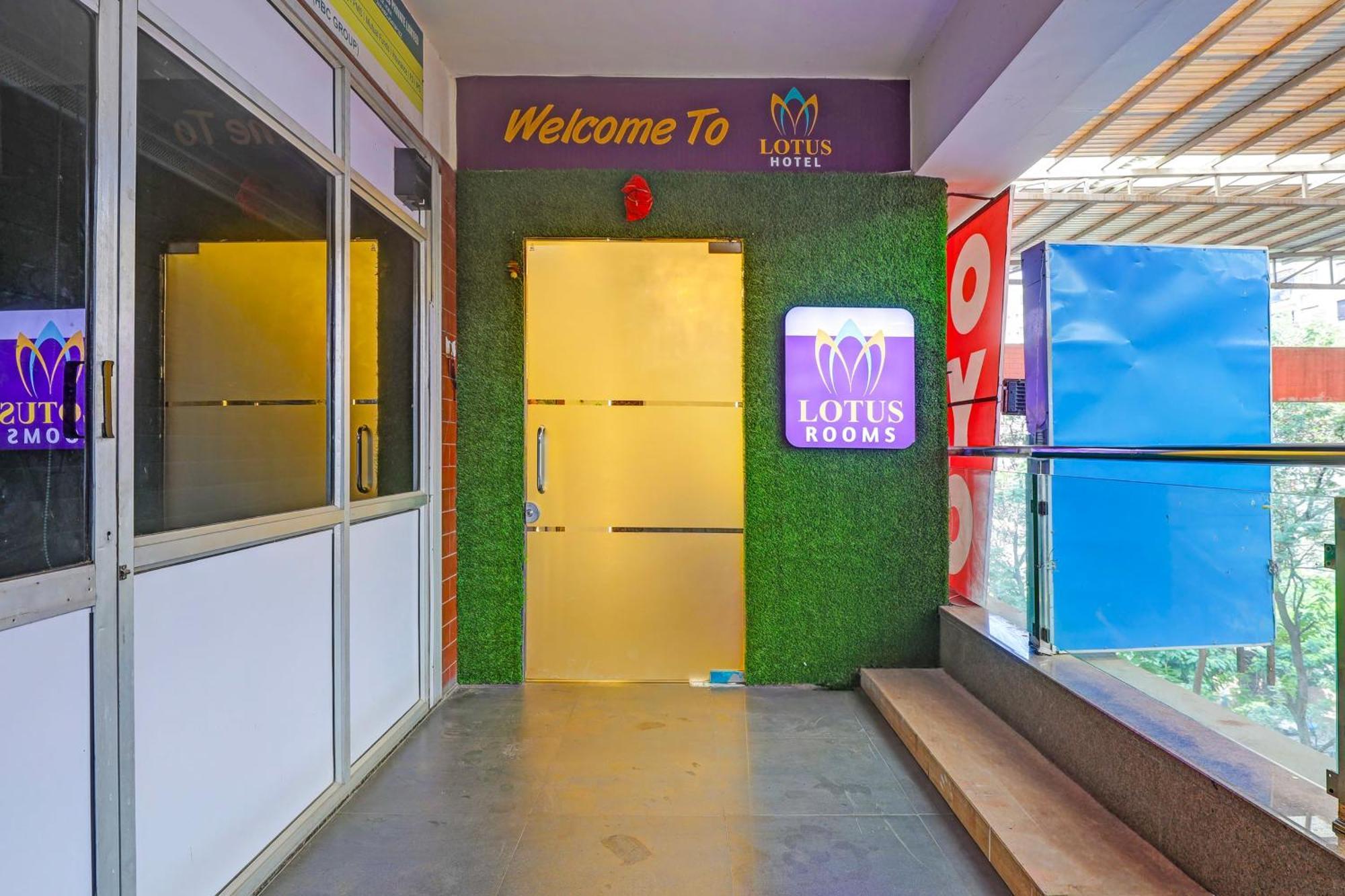 Hotel O Lotus Hotel Surat Buitenkant foto